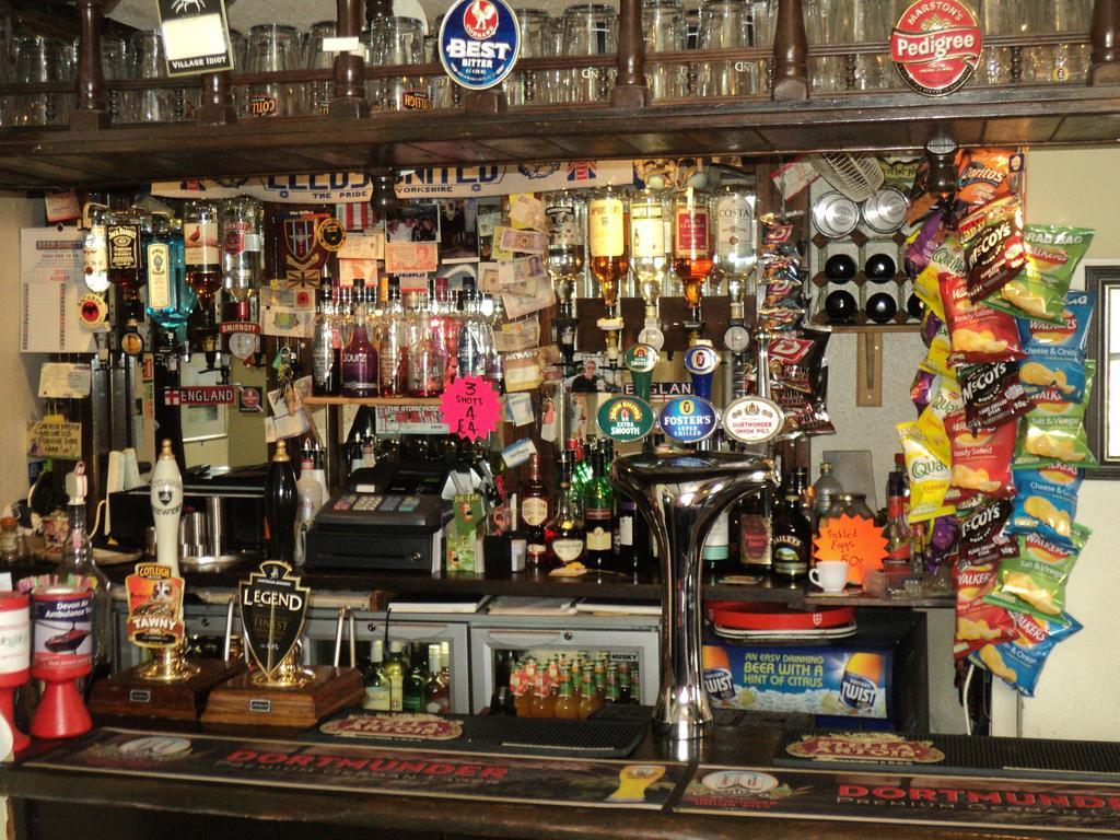 Ostler Inn Uffculme エクステリア 写真