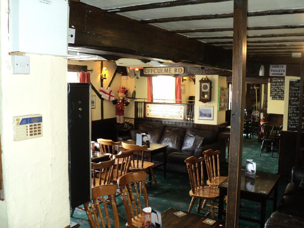 Ostler Inn Uffculme エクステリア 写真